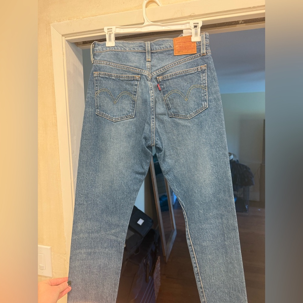 NWT- LEVI’s 501 28x28 -Free People